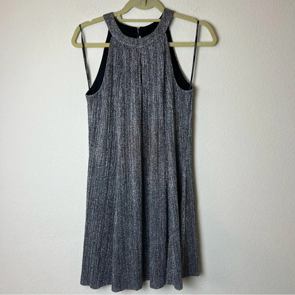 Vince Camuto Halter Neck Sleeveless  Metallic Silver Shift Dress SZ 2 - Picture 1 of 15